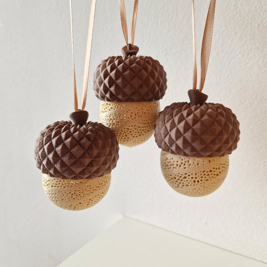 Obesek želod (LED lučka)